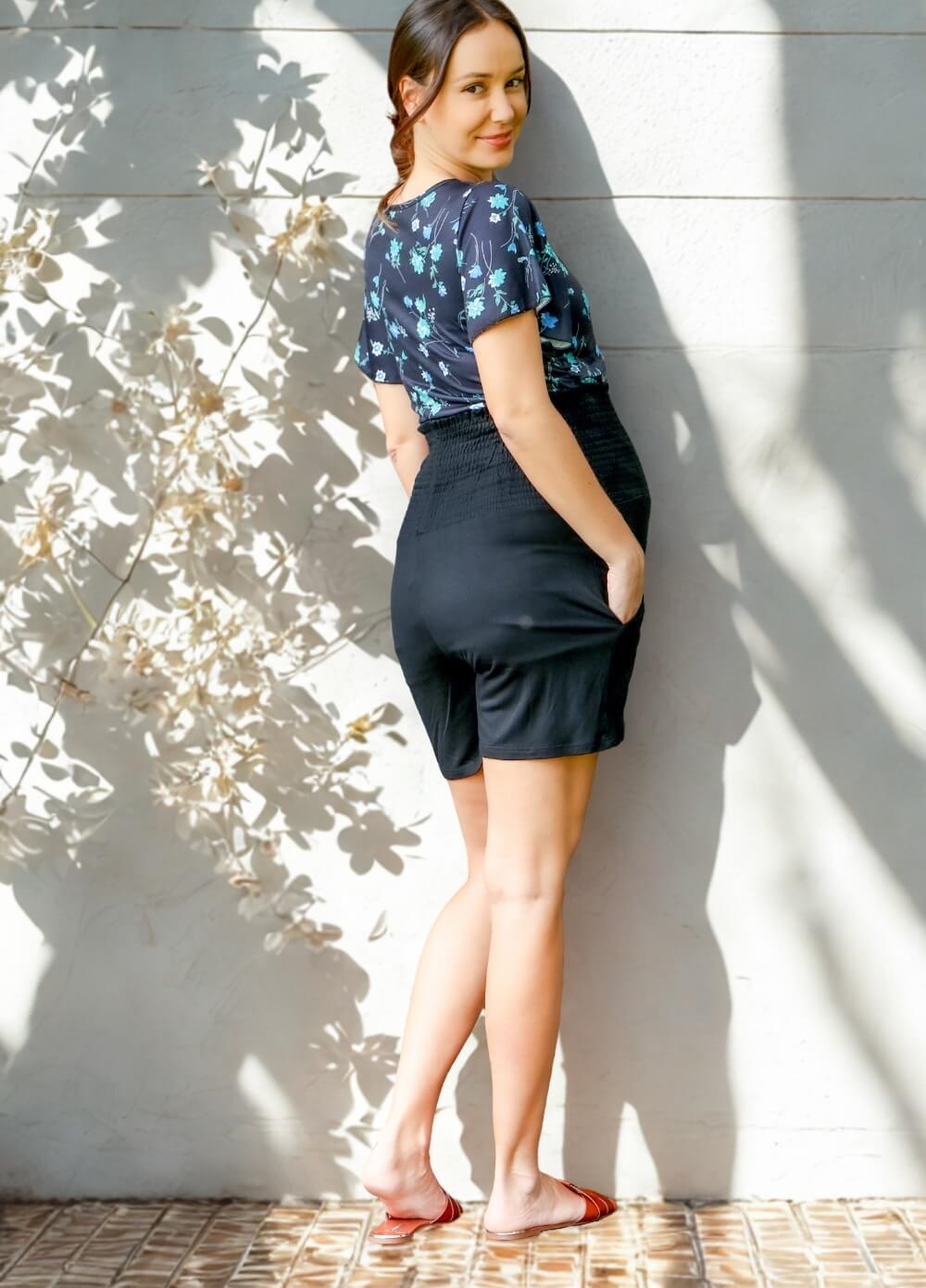 Floressa - Erica Maternity Shorts in Black | Queen Bee