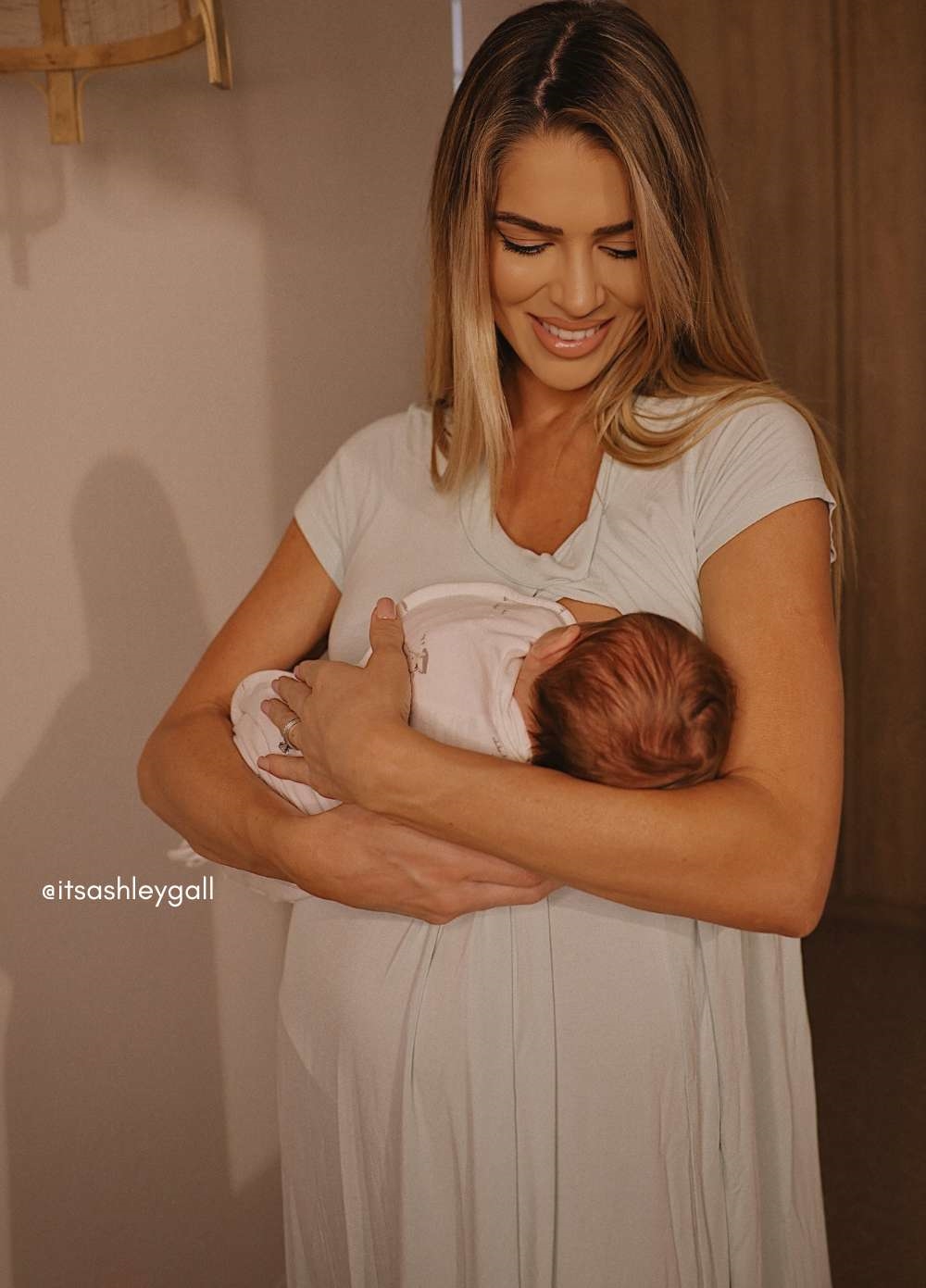 Floressa Jayda Hospital Maternity & Nursing Gown | Queen Bee