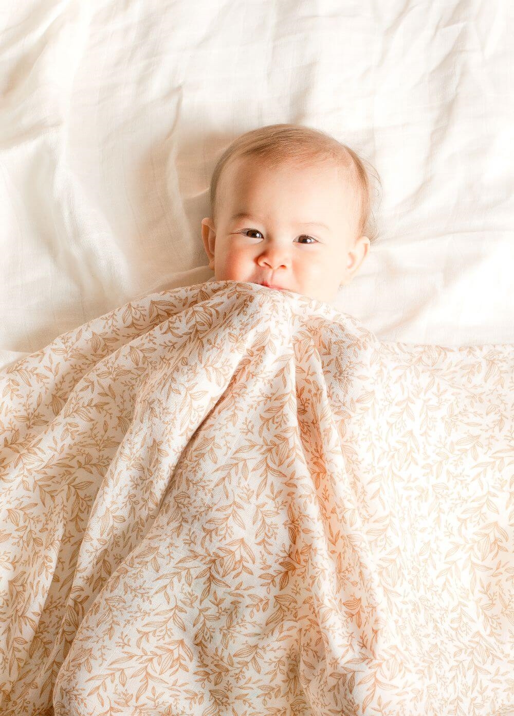 Fox & Fallow - Organic Muslin Swaddle in Golden Vines