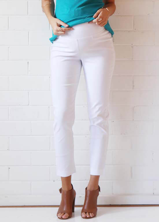 white capris jeans