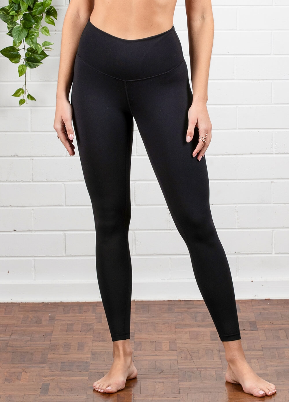 QueenBee® - Ivy Postnatal Recovery Leggings in Black