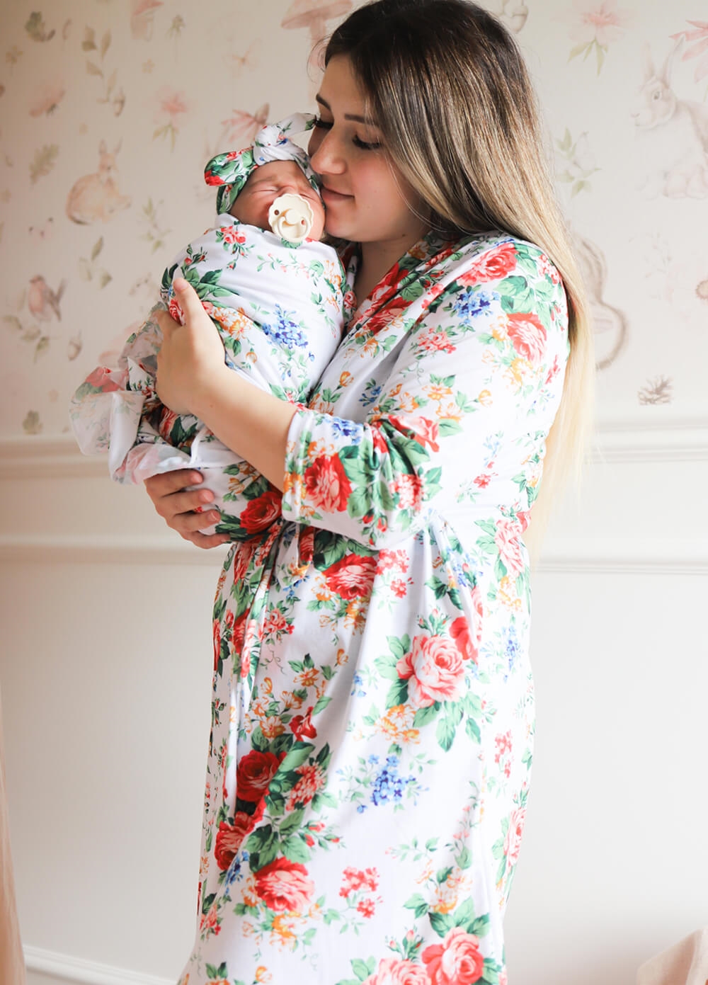 Welcome Baby - Treasure 4-piece Robe & Swaddle Set in White Floral